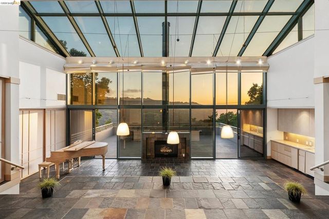 319 Tappan Ter, Orinda, CA 94563