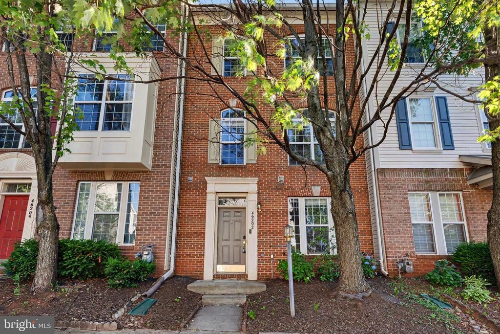 46202 WALPOLE TER, Sterling, VA 20165