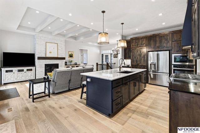 21814 H Street, Omaha, NE 68022