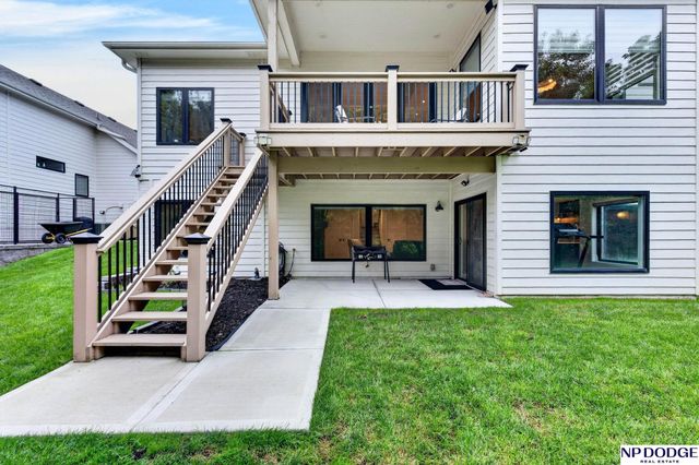 21814 H Street, Omaha, NE 68022