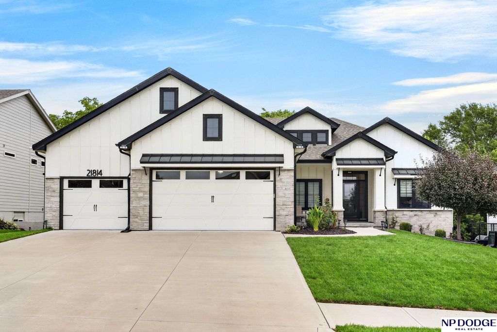 21814 H Street, Omaha, NE 68022