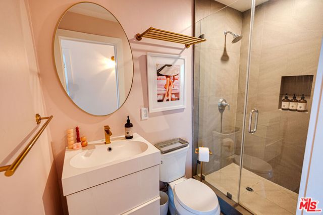 8560 Franklin Avenue, Los Angeles, CA 90069