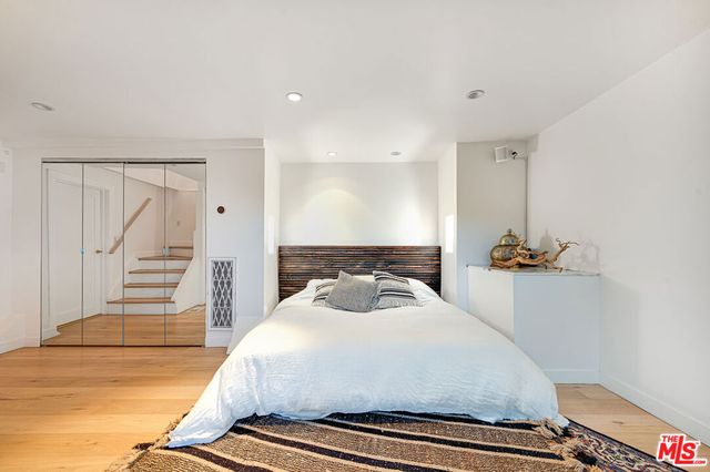 8560 Franklin Avenue, Los Angeles, CA 90069