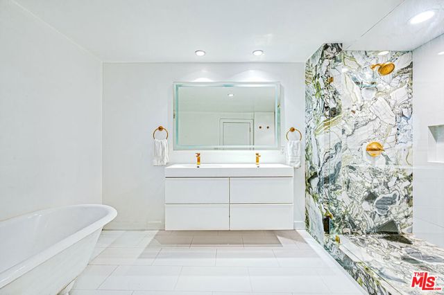 8560 Franklin Avenue, Los Angeles, CA 90069