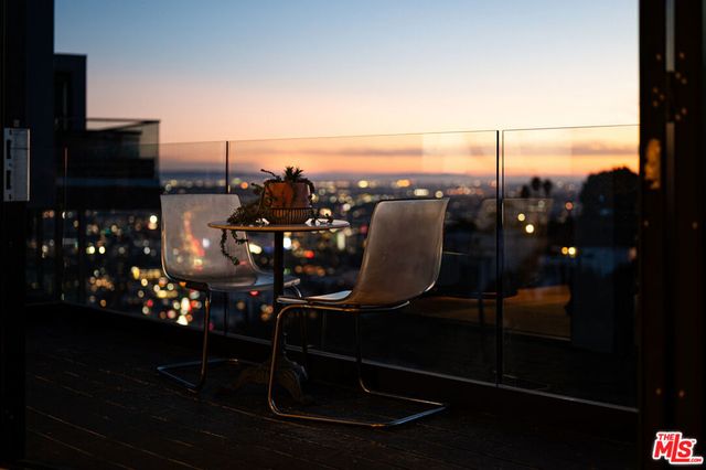 8560 Franklin Avenue, Los Angeles, CA 90069