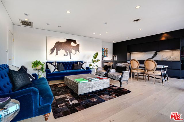 8560 Franklin Avenue, Los Angeles, CA 90069