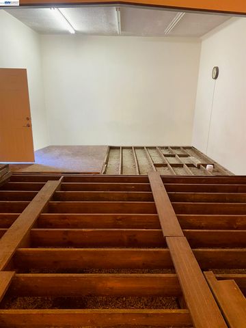 1124 63rd Street, Oakland, CA 94608