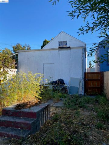 1124 63rd Street, Oakland, CA 94608