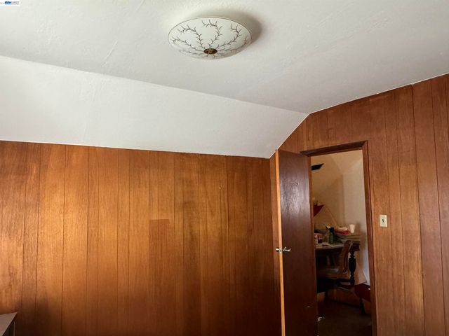 1124 63rd Street, Oakland, CA 94608