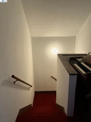 1124 63rd Street, Oakland, CA 94608