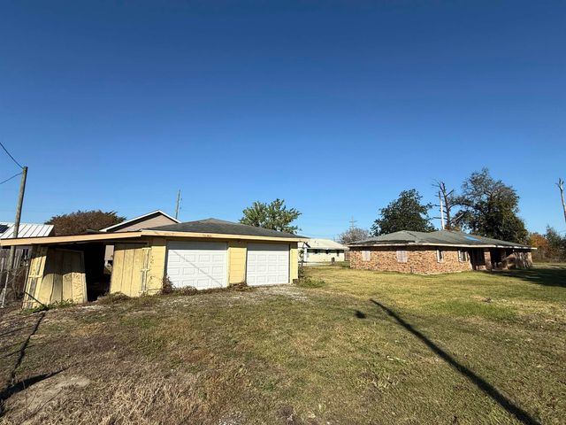 240 Willow D Street, Larose, LA 70373