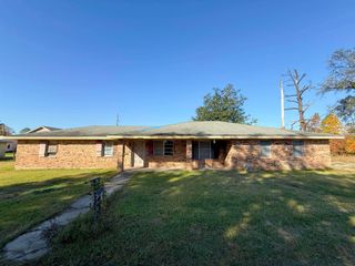 240 Willow D Street, Larose, LA 70373