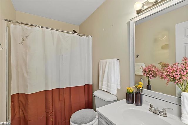 111 Windsor CT, Suffolk, VA 23434