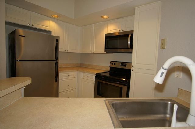 4572 COMMANDER DRIVE 1237, Orlando, FL 32822