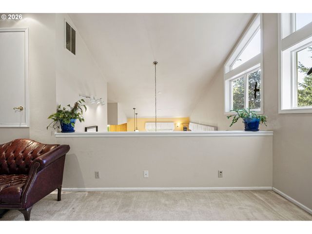 2533 MOON MOUNTAIN Dr, Eugene, OR 97403