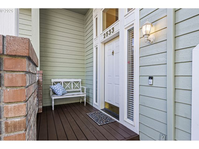 2533 MOON MOUNTAIN Dr, Eugene, OR 97403