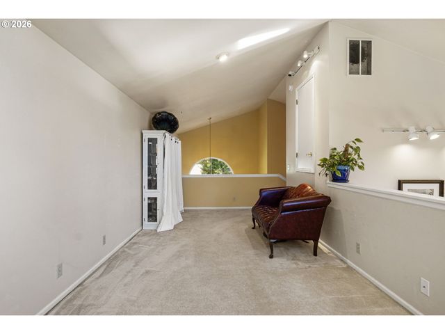 2533 MOON MOUNTAIN Dr, Eugene, OR 97403