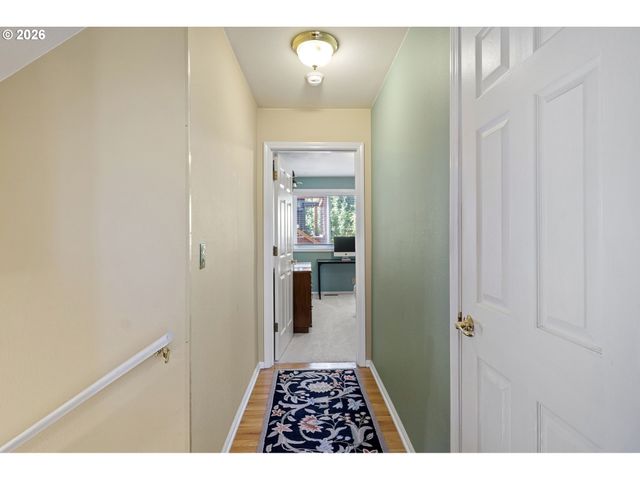 2533 MOON MOUNTAIN Dr, Eugene, OR 97403