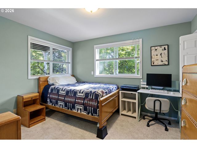 2533 MOON MOUNTAIN Dr, Eugene, OR 97403