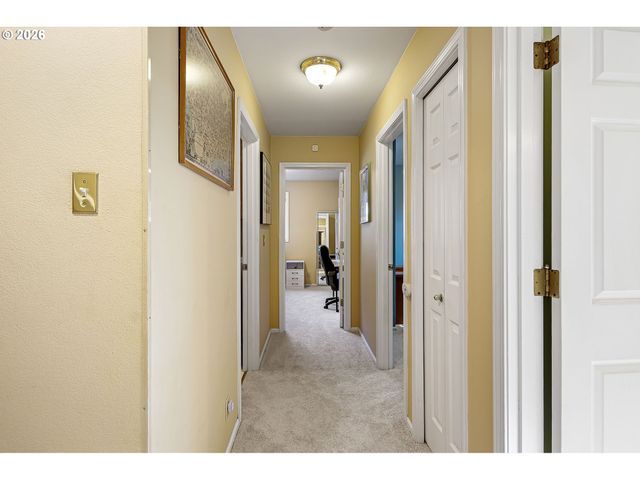 2533 MOON MOUNTAIN Dr, Eugene, OR 97403