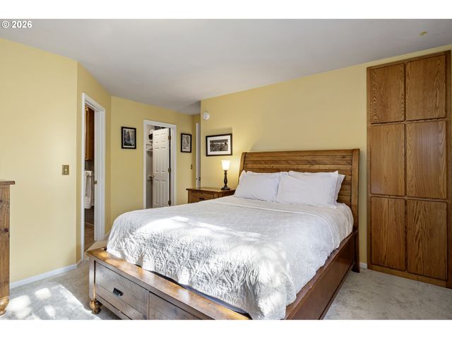 2533 MOON MOUNTAIN Dr, Eugene, OR 97403