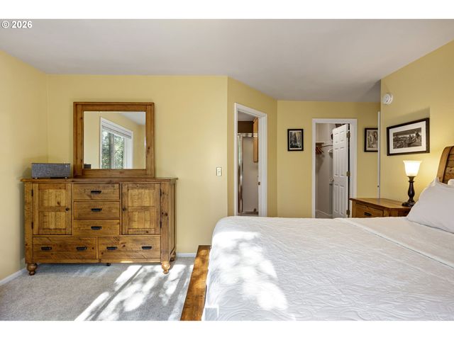 2533 MOON MOUNTAIN Dr, Eugene, OR 97403