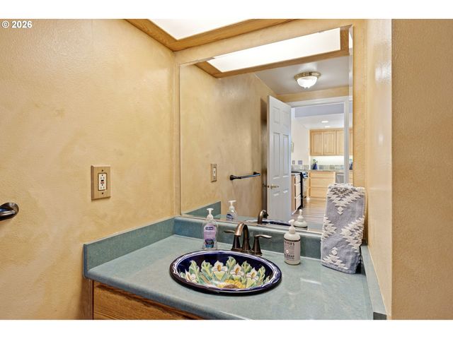 2533 MOON MOUNTAIN Dr, Eugene, OR 97403
