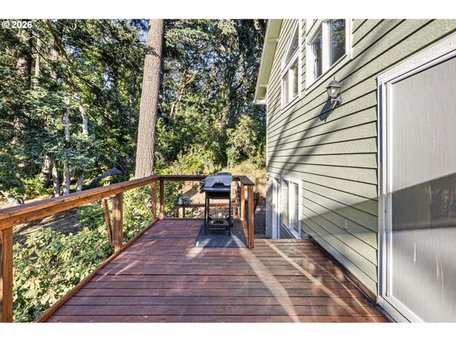 2533 MOON MOUNTAIN Dr, Eugene, OR 97403