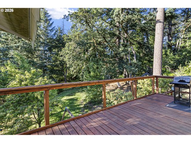 2533 MOON MOUNTAIN Dr, Eugene, OR 97403