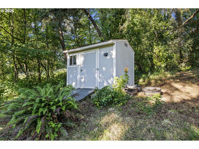2533 MOON MOUNTAIN Dr, Eugene, OR 97403