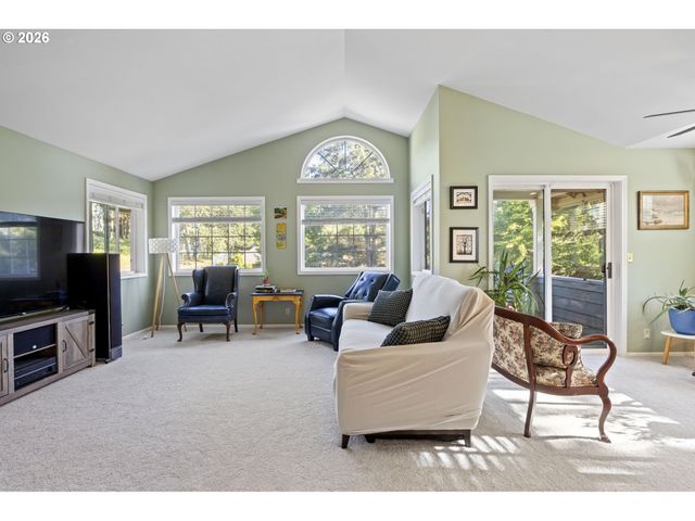 2533 MOON MOUNTAIN Dr, Eugene, OR 97403