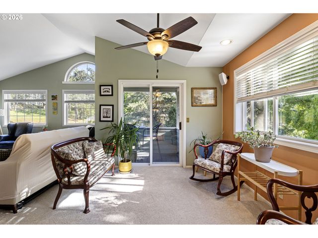 2533 MOON MOUNTAIN Dr, Eugene, OR 97403