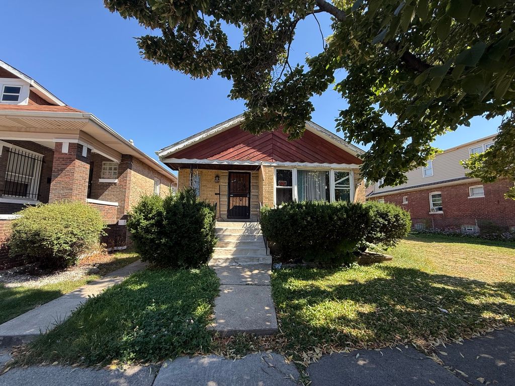 8025 S Loomis Boulevard, Chicago, IL 60620