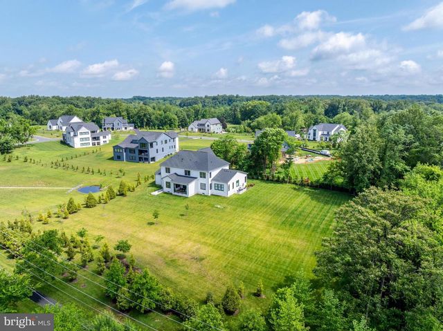 665 STRATFORD HILL CT, Great Falls, VA 22066