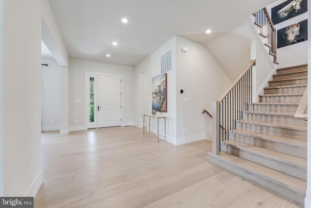 665 STRATFORD HILL CT, Great Falls, VA 22066