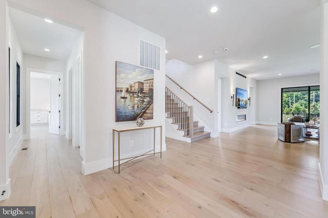 665 STRATFORD HILL CT, Great Falls, VA 22066