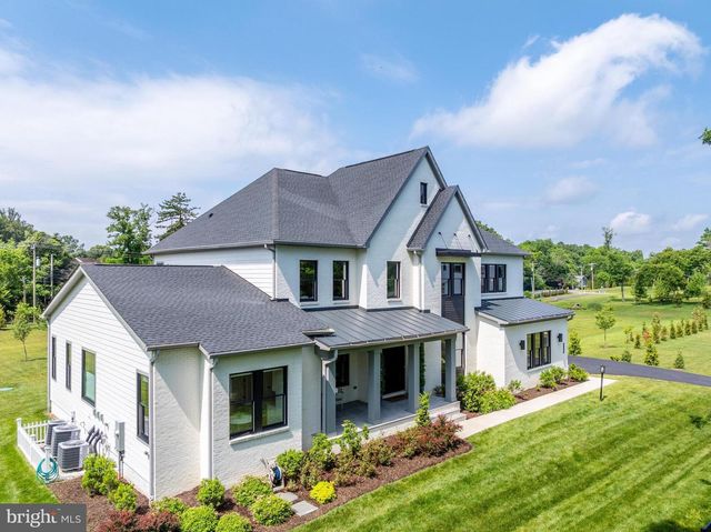 665 STRATFORD HILL CT, Great Falls, VA 22066