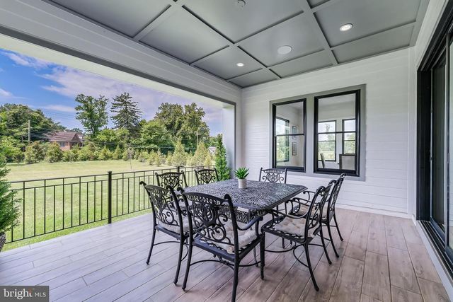 665 STRATFORD HILL CT, Great Falls, VA 22066