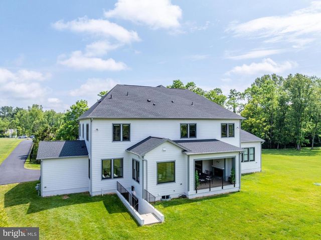 665 STRATFORD HILL CT, Great Falls, VA 22066