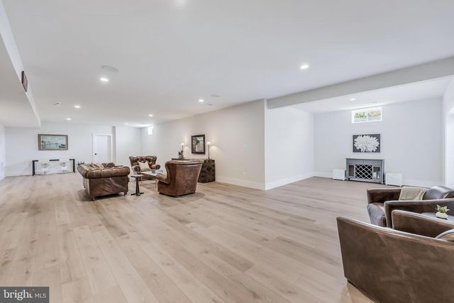 665 STRATFORD HILL CT, Great Falls, VA 22066