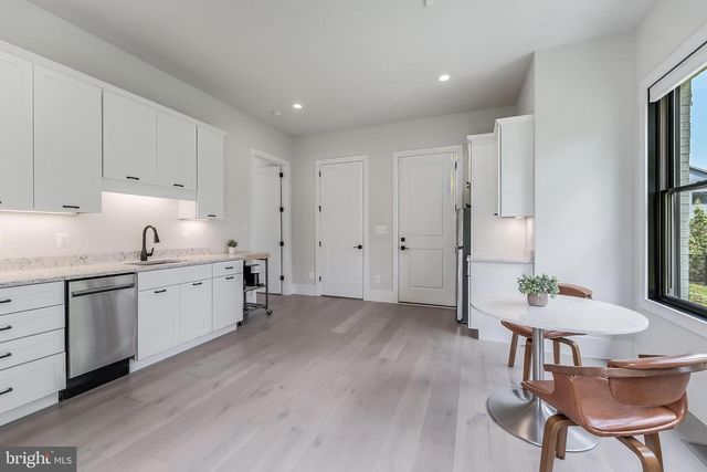 665 STRATFORD HILL CT, Great Falls, VA 22066