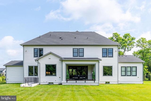 665 STRATFORD HILL CT, Great Falls, VA 22066