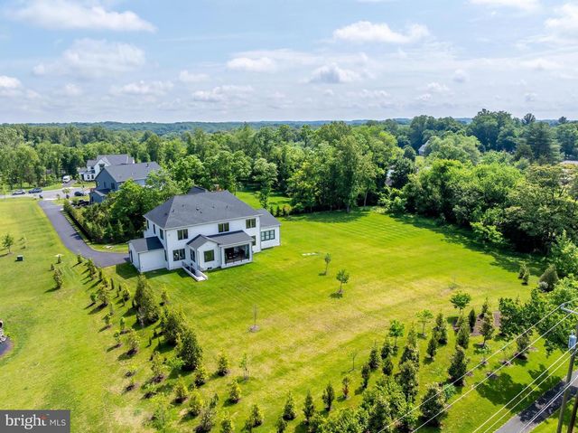 665 STRATFORD HILL CT, Great Falls, VA 22066