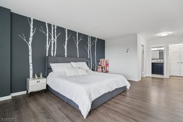 1 Claridge Dr 726, Verona Twp., NJ 07044