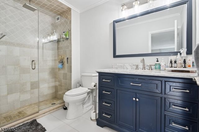 1 Claridge Dr 726, Verona Twp., NJ 07044