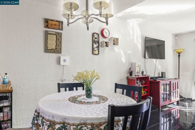 61 Meadowbrook Cir, Pittsburg, CA 94565