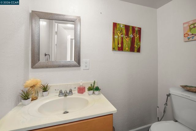 61 Meadowbrook Cir, Pittsburg, CA 94565