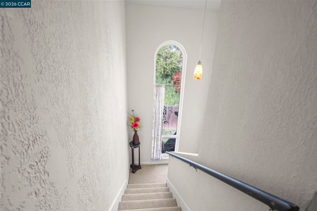 61 Meadowbrook Cir, Pittsburg, CA 94565