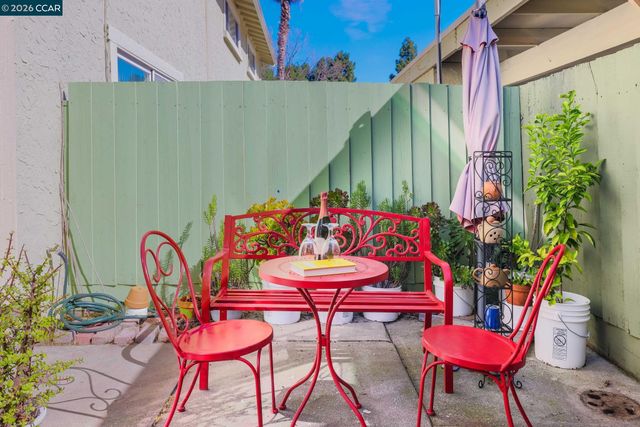 61 Meadowbrook Cir, Pittsburg, CA 94565