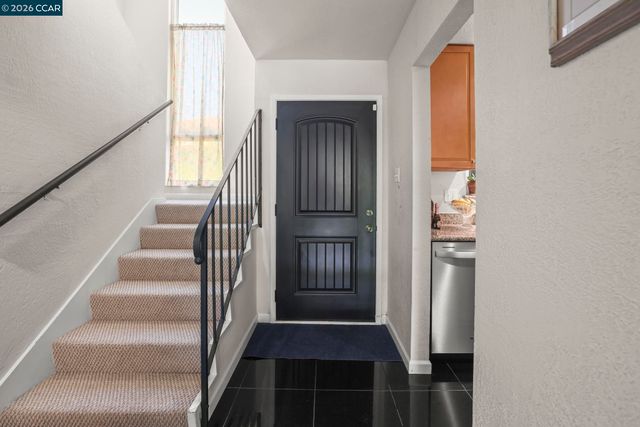 61 Meadowbrook Cir, Pittsburg, CA 94565